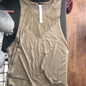Lululemon tank top